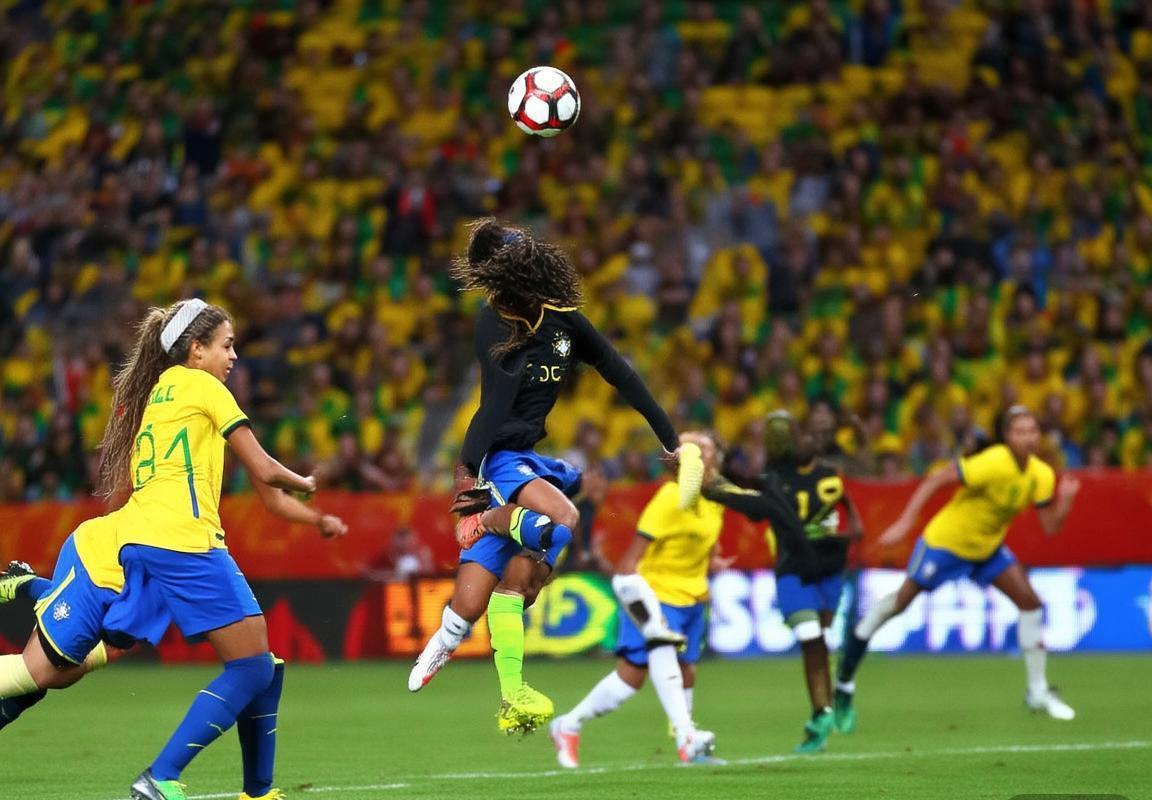 巴西女足vs牙买加女足：巅峰对决激情战记(图1)